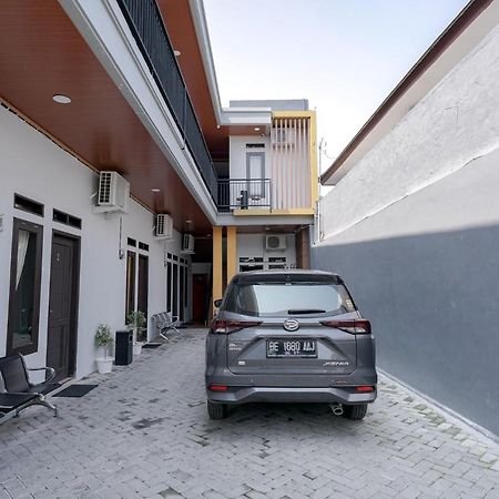 Reddoorz @ Jalan Urip Sumoharjo Lampung Hotel Бандар Лампунг Екстериор снимка