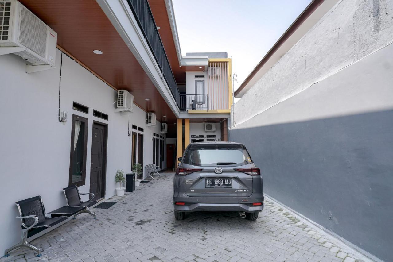 Reddoorz @ Jalan Urip Sumoharjo Lampung Hotel Бандар Лампунг Екстериор снимка